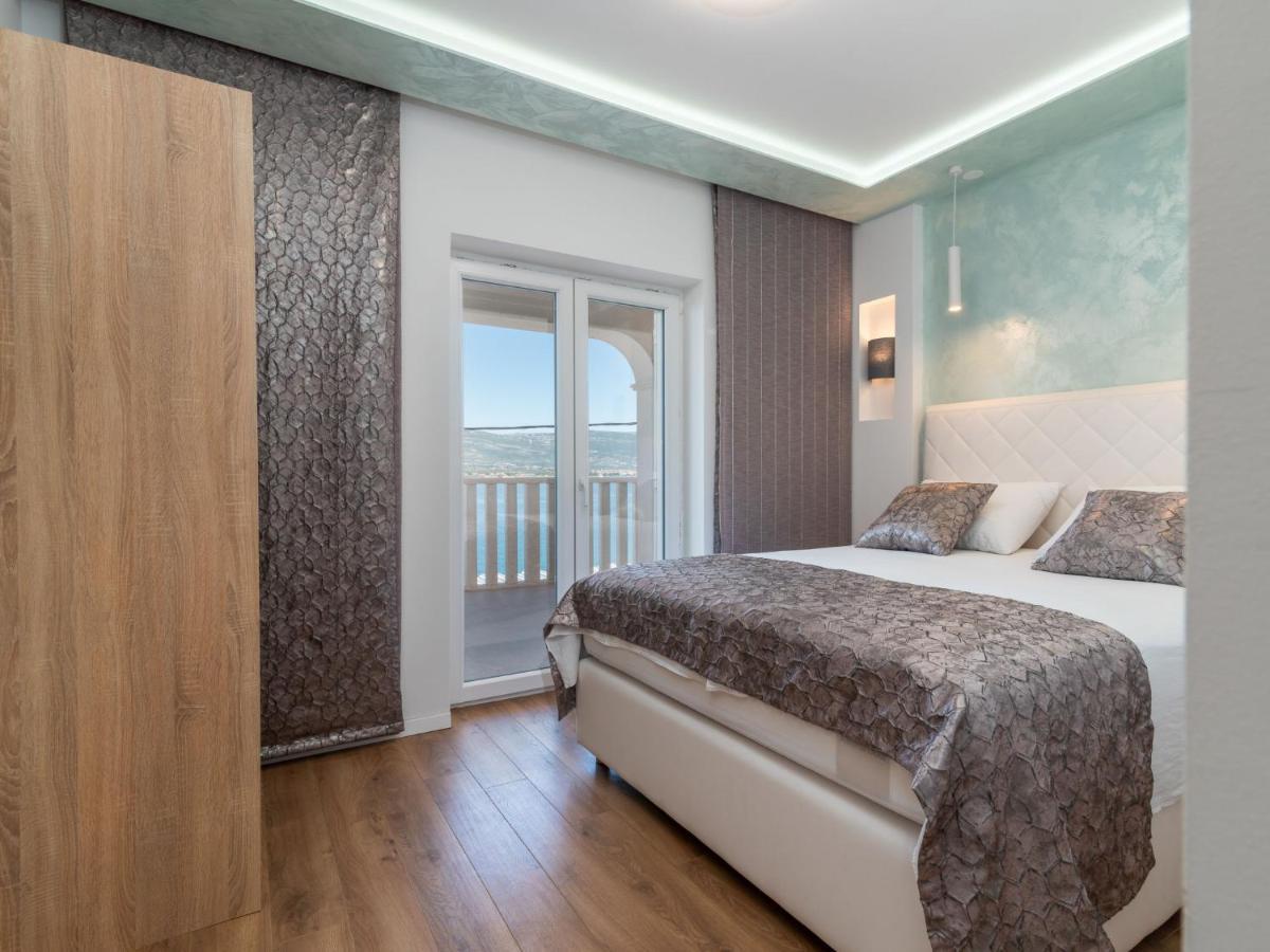 Apartment Mornar-3 By Interhome Trogir Exterior foto